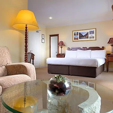 Mcsweeney Arms Hotel 3*