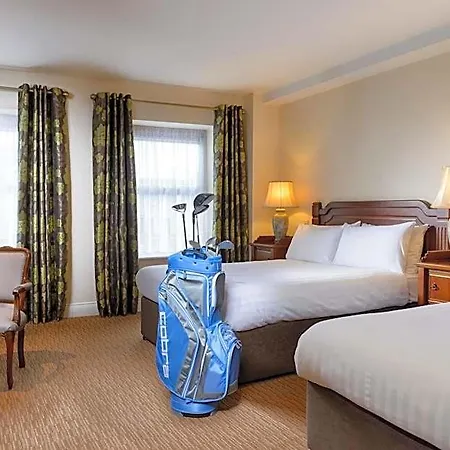 Mcsweeney Arms Hotel 3*