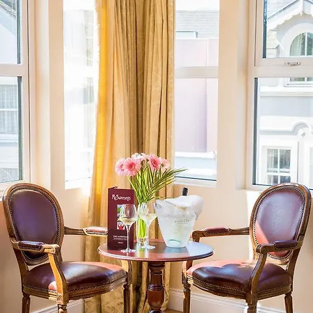 Mcsweeney Arms Hotell
