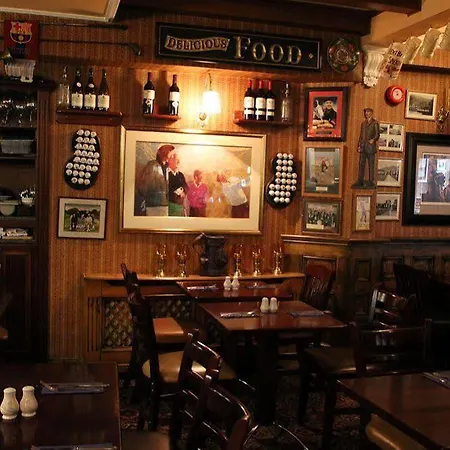 Mcsweeney Arms Hotell